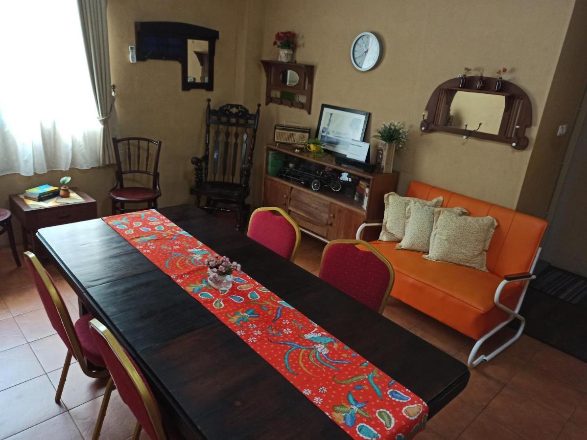 Roemah 28 Syariah Hotell Medan Eksteriør bilde