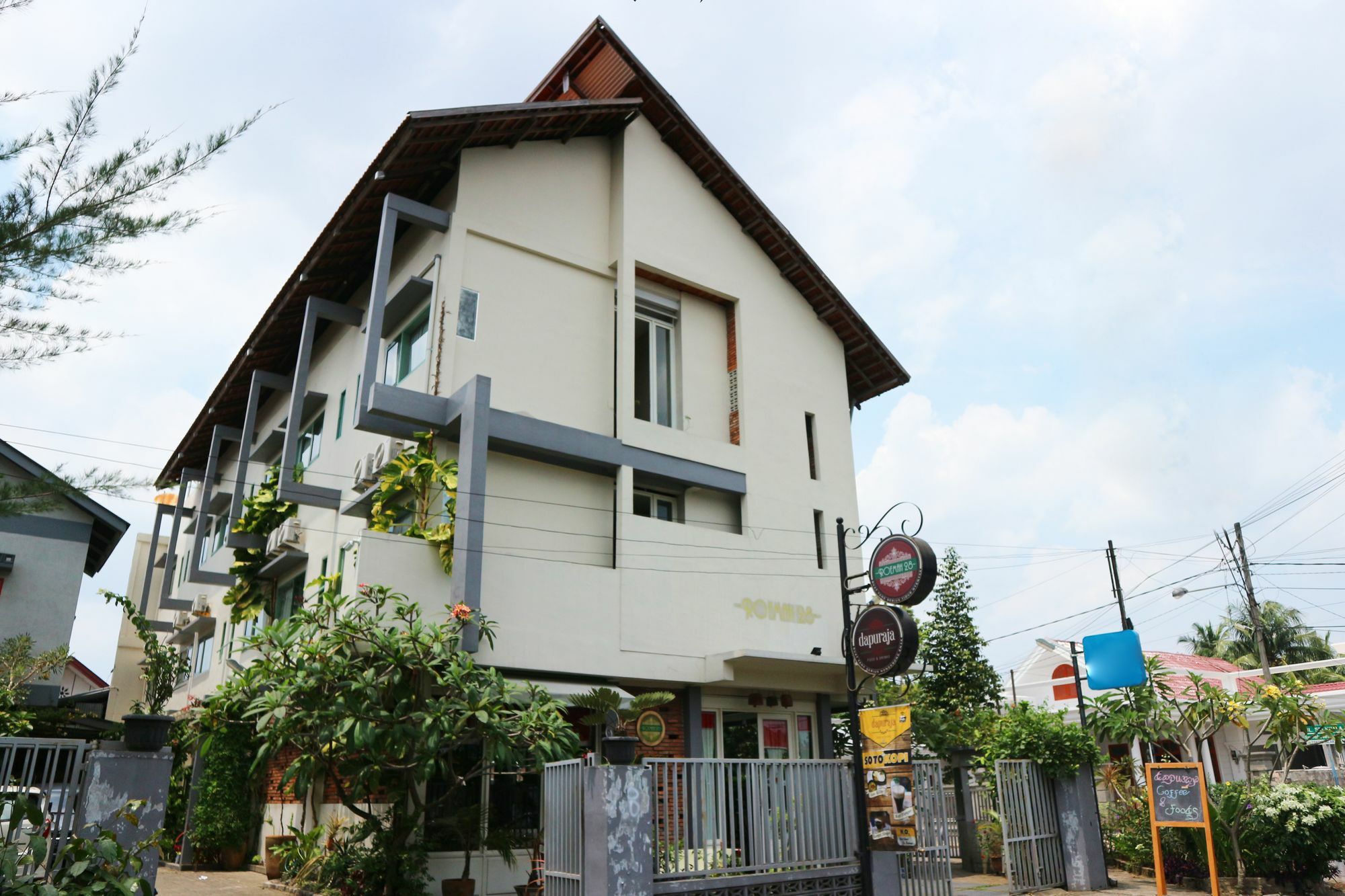 Roemah 28 Syariah Hotell Medan Eksteriør bilde